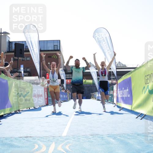 09.08.2026 - GEWOBA Citytriathlon Bremen Yannick Fuchs http://msf.ph/oto/9935031 09.08.2026 14:45:25 Ziel  meine-sportfotos.de