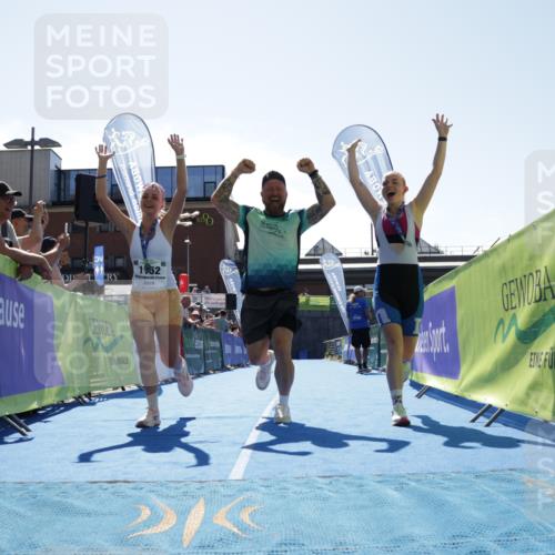 09.08.2026 - GEWOBA Citytriathlon Bremen Yannick Fuchs http://msf.ph/oto/9935038 09.08.2026 14:45:26 Ziel  meine-sportfotos.de