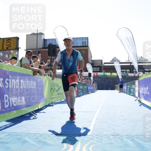 09.08.2026 - GEWOBA Citytriathlon Bremen Yannick Fuchs http://msf.ph/oto/9935052 09.08.2026 14:45:55 Ziel 870 meine-sportfotos.de