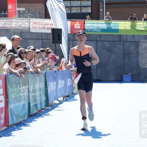 09.08.2026 - GEWOBA Citytriathlon Bremen Yannick Fuchs http://msf.ph/oto/9935095 09.08.2026 14:46:46 Ziel 605 meine-sportfotos.de