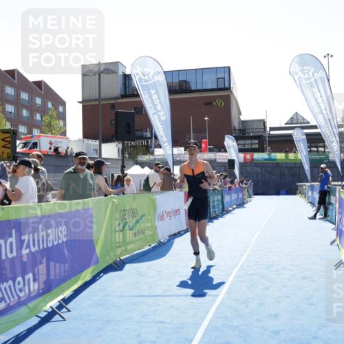 09.08.2026 - GEWOBA Citytriathlon Bremen Yannick Fuchs http://msf.ph/oto/9935104 09.08.2026 14:46:49 Ziel 605 meine-sportfotos.de