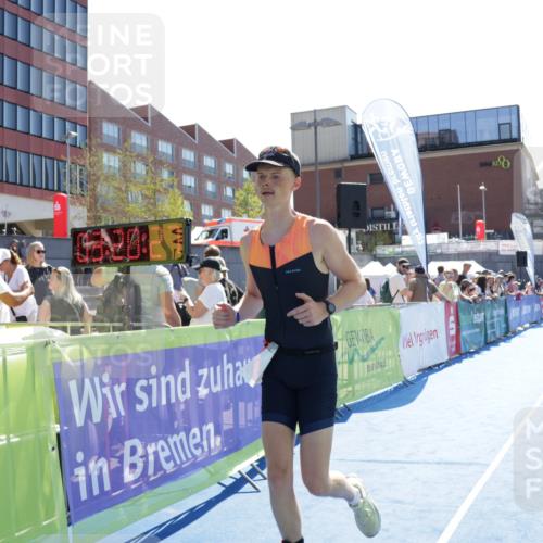 09.08.2026 - GEWOBA Citytriathlon Bremen Yannick Fuchs http://msf.ph/oto/9935111 09.08.2026 14:46:50 Ziel 605 meine-sportfotos.de
