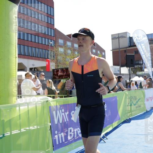 09.08.2026 - GEWOBA Citytriathlon Bremen Yannick Fuchs http://msf.ph/oto/9935115 09.08.2026 14:46:50 Ziel 605 meine-sportfotos.de