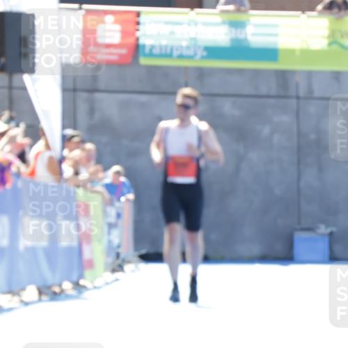 09.08.2026 - GEWOBA Citytriathlon Bremen Yannick Fuchs http://msf.ph/oto/9935123 09.08.2026 14:47:03 Ziel  meine-sportfotos.de