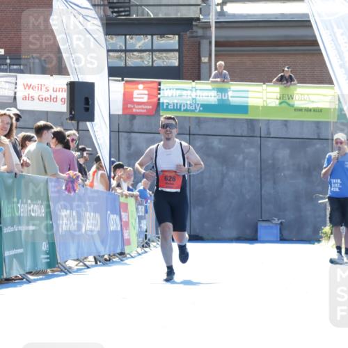 09.08.2026 - GEWOBA Citytriathlon Bremen Yannick Fuchs http://msf.ph/oto/9935127 09.08.2026 14:47:04 Ziel 626 meine-sportfotos.de