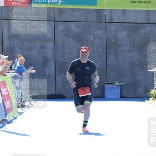 09.08.2026 - GEWOBA Citytriathlon Bremen Yannick Fuchs http://msf.ph/oto/9935153 09.08.2026 14:47:51 Ziel 796 meine-sportfotos.de