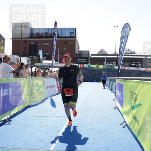 09.08.2026 - GEWOBA Citytriathlon Bremen Yannick Fuchs http://msf.ph/oto/9935166 09.08.2026 14:47:56 Ziel 796 meine-sportfotos.de