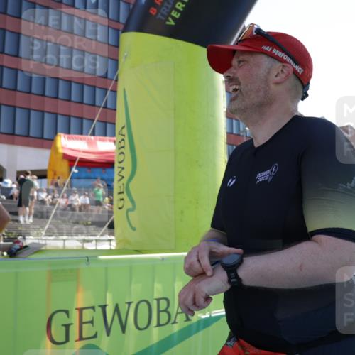 09.08.2026 - GEWOBA Citytriathlon Bremen Yannick Fuchs http://msf.ph/oto/9935179 09.08.2026 14:47:57 Ziel 796 meine-sportfotos.de