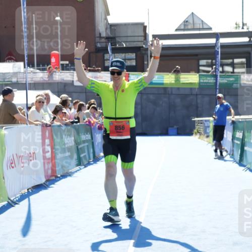 09.08.2026 - GEWOBA Citytriathlon Bremen Yannick Fuchs http://msf.ph/oto/9935223 09.08.2026 14:48:35 Ziel 856 meine-sportfotos.de
