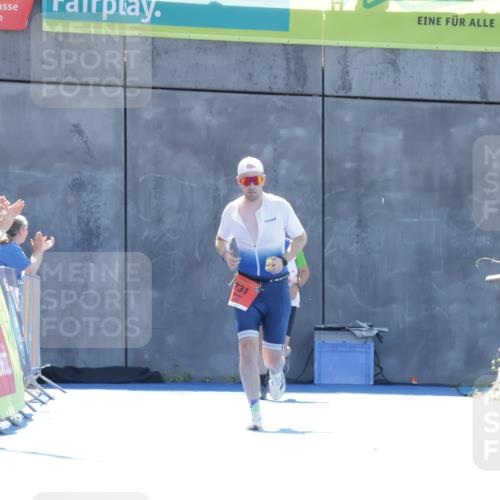 09.08.2026 - GEWOBA Citytriathlon Bremen Yannick Fuchs http://msf.ph/oto/9935240 09.08.2026 14:48:54 Ziel  meine-sportfotos.de