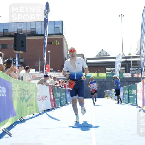 09.08.2026 - GEWOBA Citytriathlon Bremen Yannick Fuchs http://msf.ph/oto/9935250 09.08.2026 14:49:01 Ziel 731, 830 meine-sportfotos.de