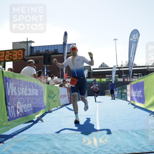 09.08.2026 - GEWOBA Citytriathlon Bremen Yannick Fuchs http://msf.ph/oto/9935254 09.08.2026 14:49:02 Ziel 731, 830 meine-sportfotos.de