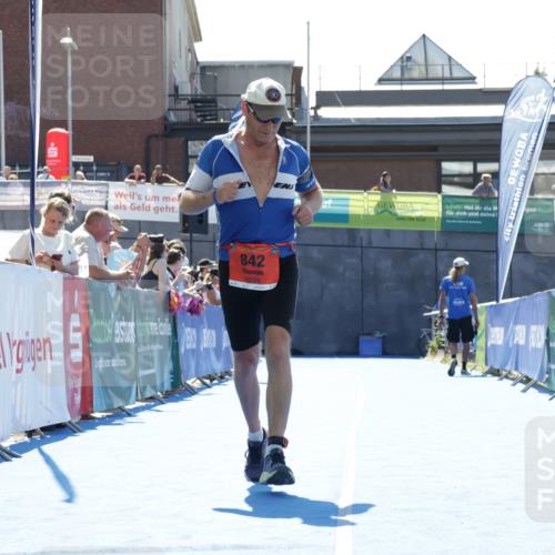09.08.2026 - GEWOBA Citytriathlon Bremen Yannick Fuchs http://msf.ph/oto/9935296 09.08.2026 14:49:19 Ziel 842 meine-sportfotos.de