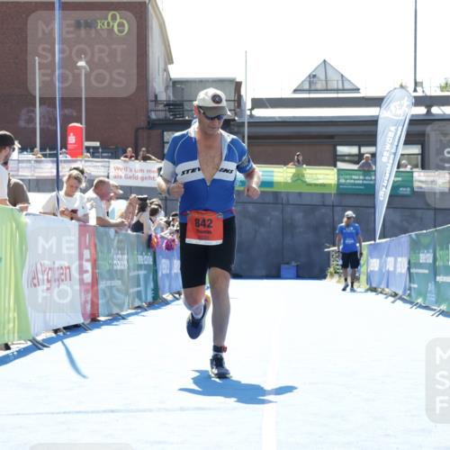 09.08.2026 - GEWOBA Citytriathlon Bremen Yannick Fuchs http://msf.ph/oto/9935298 09.08.2026 14:49:19 Ziel 842 meine-sportfotos.de
