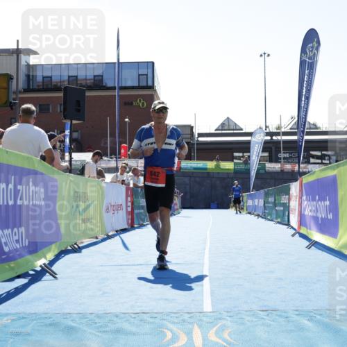09.08.2026 - GEWOBA Citytriathlon Bremen Yannick Fuchs http://msf.ph/oto/9935300 09.08.2026 14:49:20 Ziel 842 meine-sportfotos.de