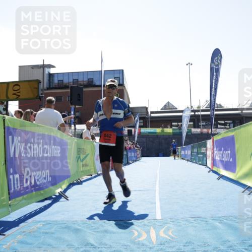 09.08.2026 - GEWOBA Citytriathlon Bremen Yannick Fuchs http://msf.ph/oto/9935304 09.08.2026 14:49:21 Ziel 842 meine-sportfotos.de