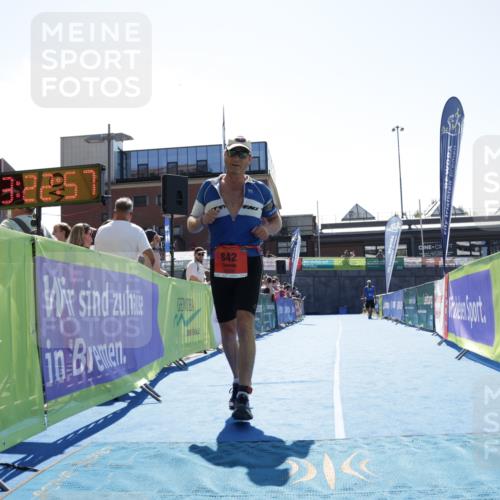09.08.2026 - GEWOBA Citytriathlon Bremen Yannick Fuchs http://msf.ph/oto/9935306 09.08.2026 14:49:21 Ziel 842 meine-sportfotos.de
