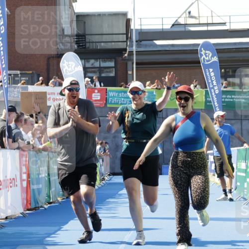 09.08.2026 - GEWOBA Citytriathlon Bremen Yannick Fuchs http://msf.ph/oto/9935328 09.08.2026 11:39:02 Ziel 143 meine-sportfotos.de