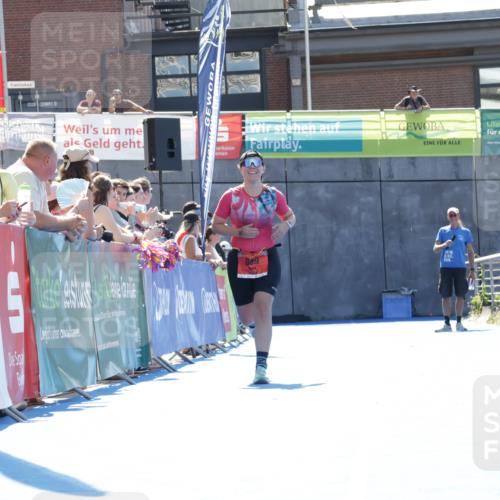 09.08.2026 - GEWOBA Citytriathlon Bremen Yannick Fuchs http://msf.ph/oto/9935331 09.08.2026 14:49:34 Ziel 969 meine-sportfotos.de