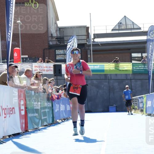 09.08.2026 - GEWOBA Citytriathlon Bremen Yannick Fuchs http://msf.ph/oto/9935338 09.08.2026 14:49:35 Ziel 969 meine-sportfotos.de