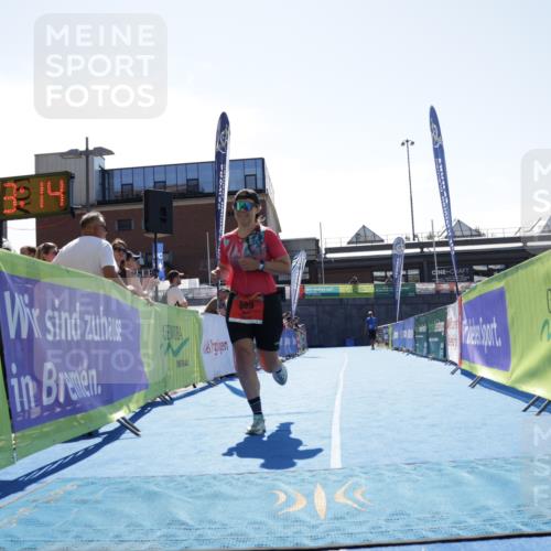 09.08.2026 - GEWOBA Citytriathlon Bremen Yannick Fuchs http://msf.ph/oto/9935344 09.08.2026 14:49:37 Ziel 969 meine-sportfotos.de