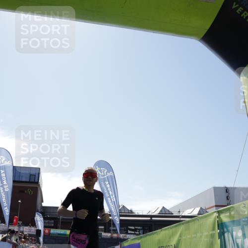 09.08.2026 - GEWOBA Citytriathlon Bremen Yannick Fuchs http://msf.ph/oto/9935366 09.08.2026 14:50:23 Ziel 1005 meine-sportfotos.de