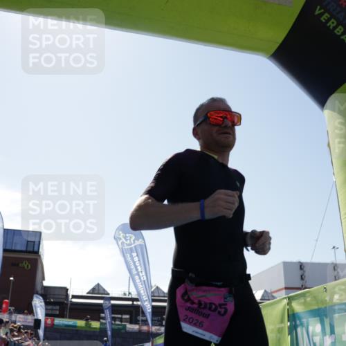 09.08.2026 - GEWOBA Citytriathlon Bremen Yannick Fuchs http://msf.ph/oto/9935373 09.08.2026 14:50:23 Ziel 1005 meine-sportfotos.de
