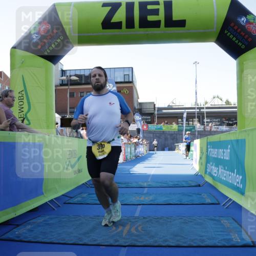 09.08.2026 - GEWOBA Citytriathlon Bremen Yannick Fuchs http://msf.ph/oto/9935382 09.08.2026 11:39:09 Ziel  meine-sportfotos.de