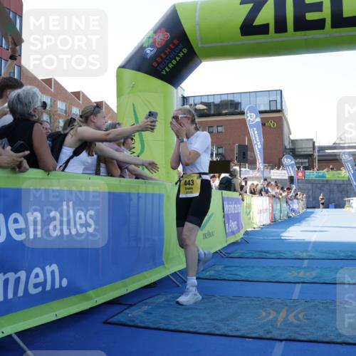 09.08.2026 - GEWOBA Citytriathlon Bremen Yannick Fuchs http://msf.ph/oto/9935409 09.08.2026 11:39:21 Ziel 443 meine-sportfotos.de
