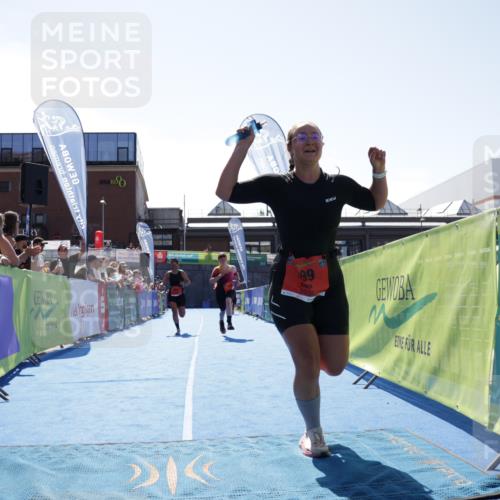 09.08.2026 - GEWOBA Citytriathlon Bremen Yannick Fuchs http://msf.ph/oto/9935412 09.08.2026 14:50:42 Ziel 899, 922, 962, 964 meine-sportfotos.de
