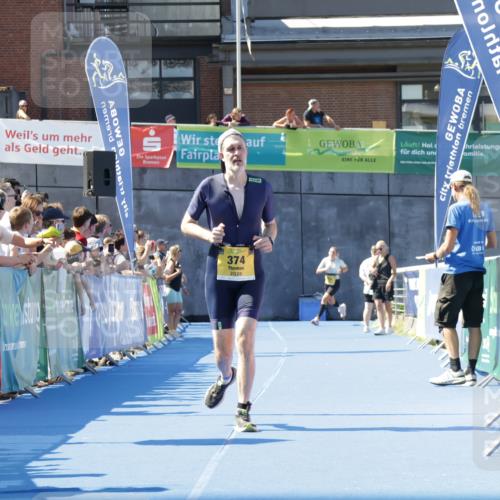 09.08.2026 - GEWOBA Citytriathlon Bremen Yannick Fuchs http://msf.ph/oto/9935484 09.08.2026 11:39:55 Ziel 374 meine-sportfotos.de