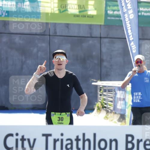 09.08.2026 - GEWOBA Citytriathlon Bremen Yannick Fuchs http://msf.ph/oto/9935485 09.08.2026 14:51:16 Ziel 30, 554 meine-sportfotos.de