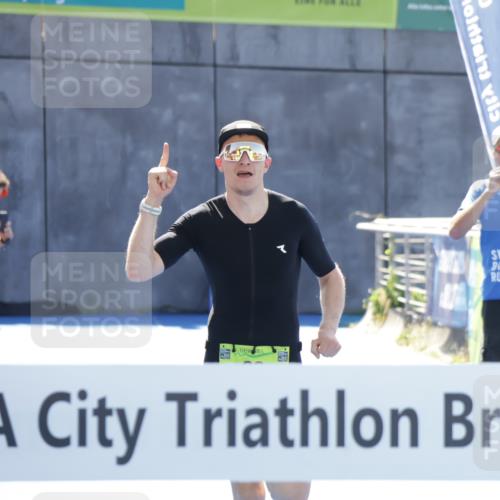 09.08.2026 - GEWOBA Citytriathlon Bremen Yannick Fuchs http://msf.ph/oto/9935488 09.08.2026 14:51:16 Ziel 30, 554 meine-sportfotos.de