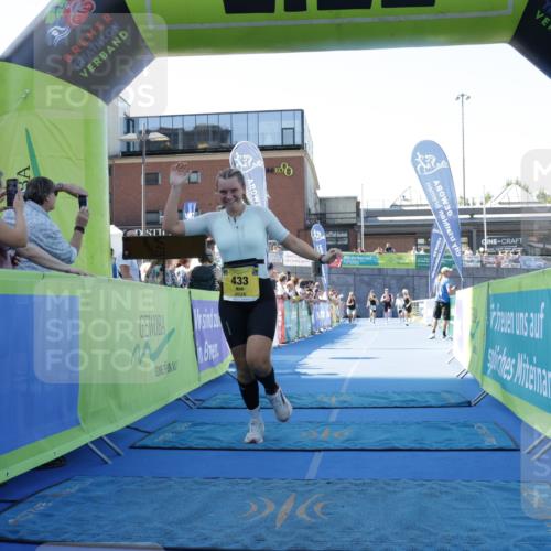 09.08.2026 - GEWOBA Citytriathlon Bremen Yannick Fuchs http://msf.ph/oto/9935511 09.08.2026 11:40:05 Ziel 69, 433 meine-sportfotos.de