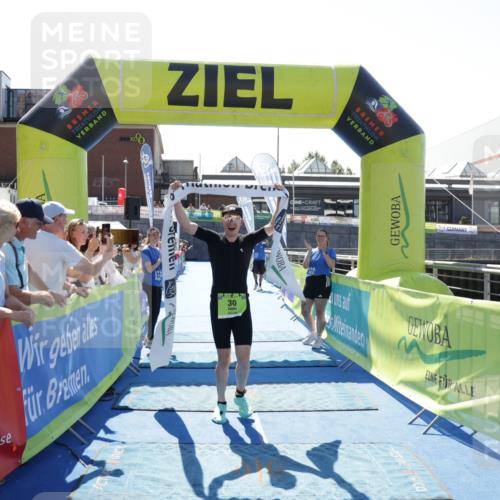 09.08.2026 - GEWOBA Citytriathlon Bremen Yannick Fuchs http://msf.ph/oto/9935519 09.08.2026 14:51:19 Ziel 30 meine-sportfotos.de