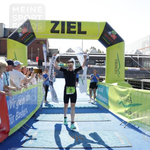 09.08.2026 - GEWOBA Citytriathlon Bremen Yannick Fuchs http://msf.ph/oto/9935521 09.08.2026 14:51:20 Ziel 30 meine-sportfotos.de