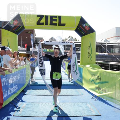 09.08.2026 - GEWOBA Citytriathlon Bremen Yannick Fuchs http://msf.ph/oto/9935528 09.08.2026 14:51:20 Ziel 30 meine-sportfotos.de