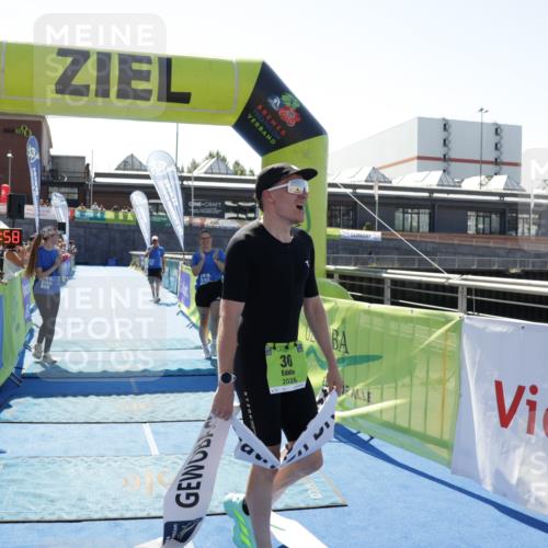 09.08.2026 - GEWOBA Citytriathlon Bremen Yannick Fuchs http://msf.ph/oto/9935544 09.08.2026 14:51:22 Ziel 30 meine-sportfotos.de