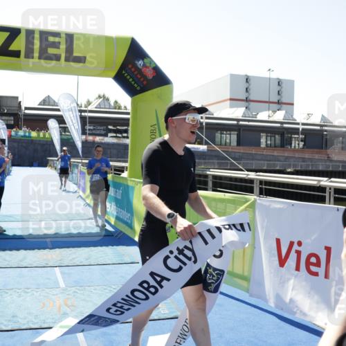 09.08.2026 - GEWOBA Citytriathlon Bremen Yannick Fuchs http://msf.ph/oto/9935547 09.08.2026 14:51:22 Ziel 30 meine-sportfotos.de