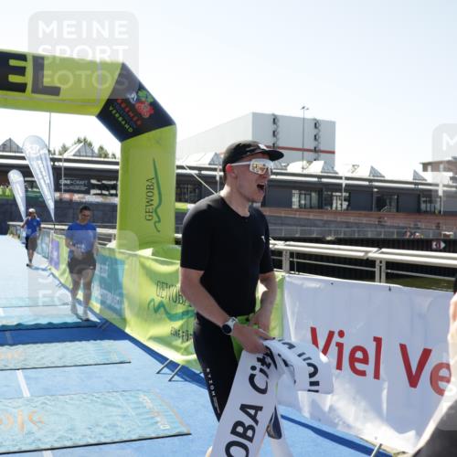 09.08.2026 - GEWOBA Citytriathlon Bremen Yannick Fuchs http://msf.ph/oto/9935551 09.08.2026 14:51:22 Ziel 30 meine-sportfotos.de