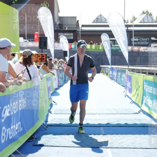 09.08.2026 - GEWOBA Citytriathlon Bremen Yannick Fuchs http://msf.ph/oto/9935558 09.08.2026 14:51:46 Ziel 733 meine-sportfotos.de
