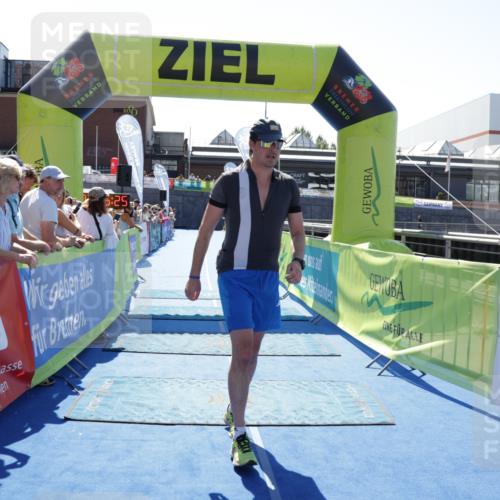 09.08.2026 - GEWOBA Citytriathlon Bremen Yannick Fuchs http://msf.ph/oto/9935571 09.08.2026 14:51:48 Ziel 733 meine-sportfotos.de