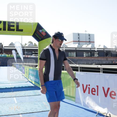 09.08.2026 - GEWOBA Citytriathlon Bremen Yannick Fuchs http://msf.ph/oto/9935577 09.08.2026 14:51:49 Ziel 733 meine-sportfotos.de