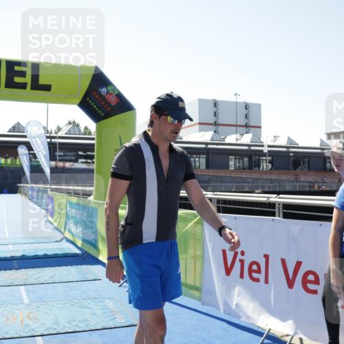 09.08.2026 - GEWOBA Citytriathlon Bremen Yannick Fuchs http://msf.ph/oto/9935579 09.08.2026 14:51:49 Ziel 733 meine-sportfotos.de