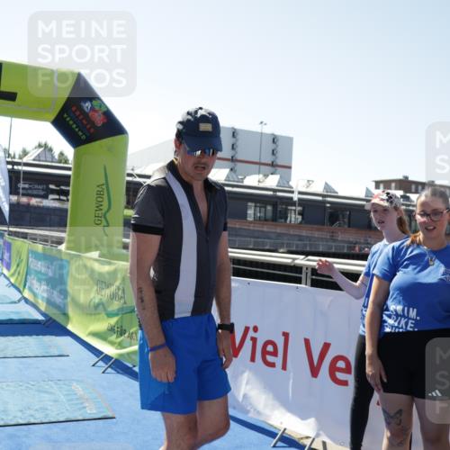 09.08.2026 - GEWOBA Citytriathlon Bremen Yannick Fuchs http://msf.ph/oto/9935582 09.08.2026 14:51:50 Ziel  meine-sportfotos.de
