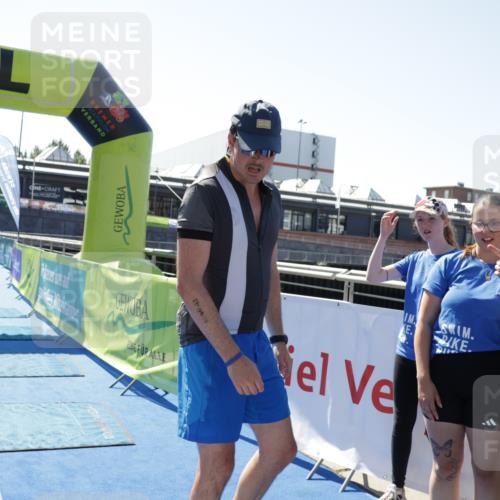 09.08.2026 - GEWOBA Citytriathlon Bremen Yannick Fuchs http://msf.ph/oto/9935584 09.08.2026 14:51:50 Ziel  meine-sportfotos.de