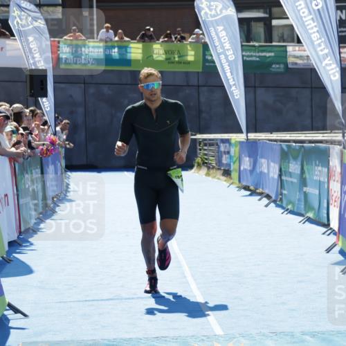 09.08.2026 - GEWOBA Citytriathlon Bremen Yannick Fuchs http://msf.ph/oto/9935586 09.08.2026 14:52:03 Ziel 532 meine-sportfotos.de