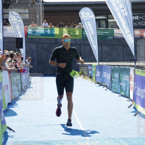 09.08.2026 - GEWOBA Citytriathlon Bremen Yannick Fuchs http://msf.ph/oto/9935588 09.08.2026 14:52:03 Ziel 532 meine-sportfotos.de