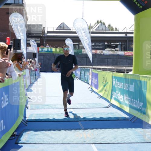 09.08.2026 - GEWOBA Citytriathlon Bremen Yannick Fuchs http://msf.ph/oto/9935596 09.08.2026 14:52:04 Ziel 532 meine-sportfotos.de