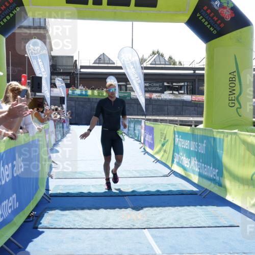 09.08.2026 - GEWOBA Citytriathlon Bremen Yannick Fuchs http://msf.ph/oto/9935598 09.08.2026 14:52:04 Ziel 532 meine-sportfotos.de